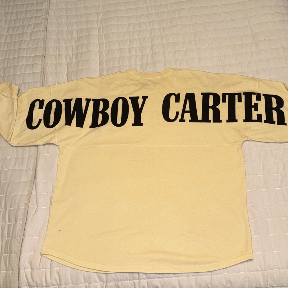 Beyoncé Cowboy Carter Official Tour Merch!
SOLD OUT Long Sleeve shirt Size L
